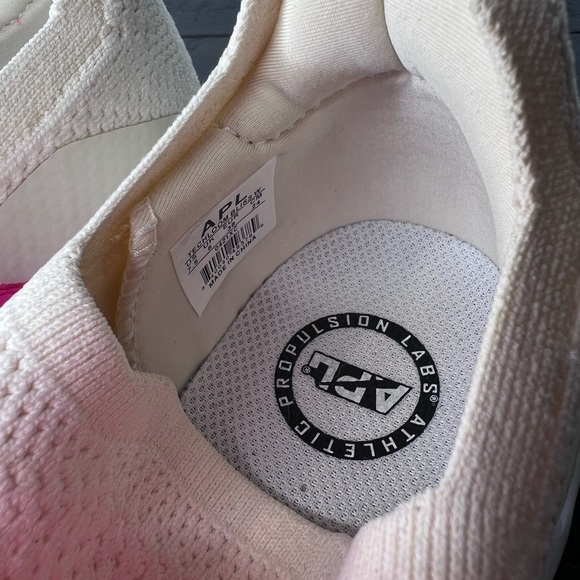 APL TECHLOOM BLISS WOMENS 7.5 SLIP ON SNEAKER EUC - Picture 10 of 13